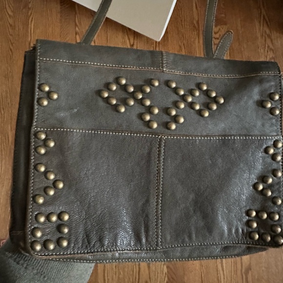 Isabella Fiore Olive Green leather crossbody purse - Picture 13 of 13